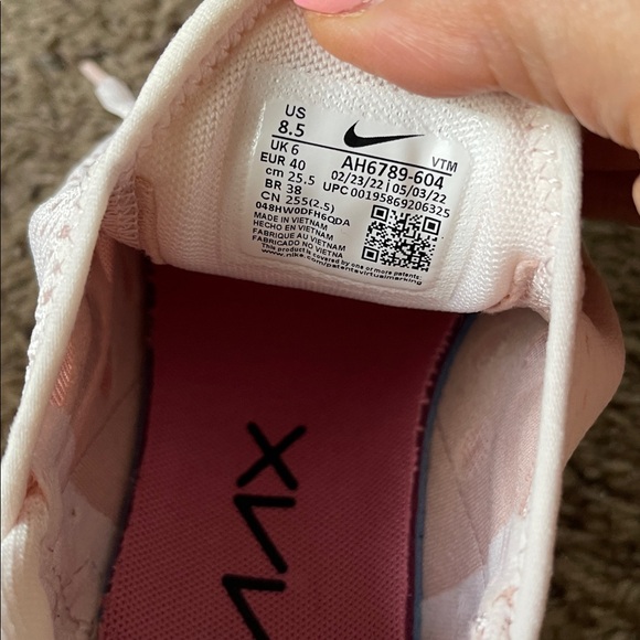 Nike Air Max 270 8.5 - Picture 8 of 10